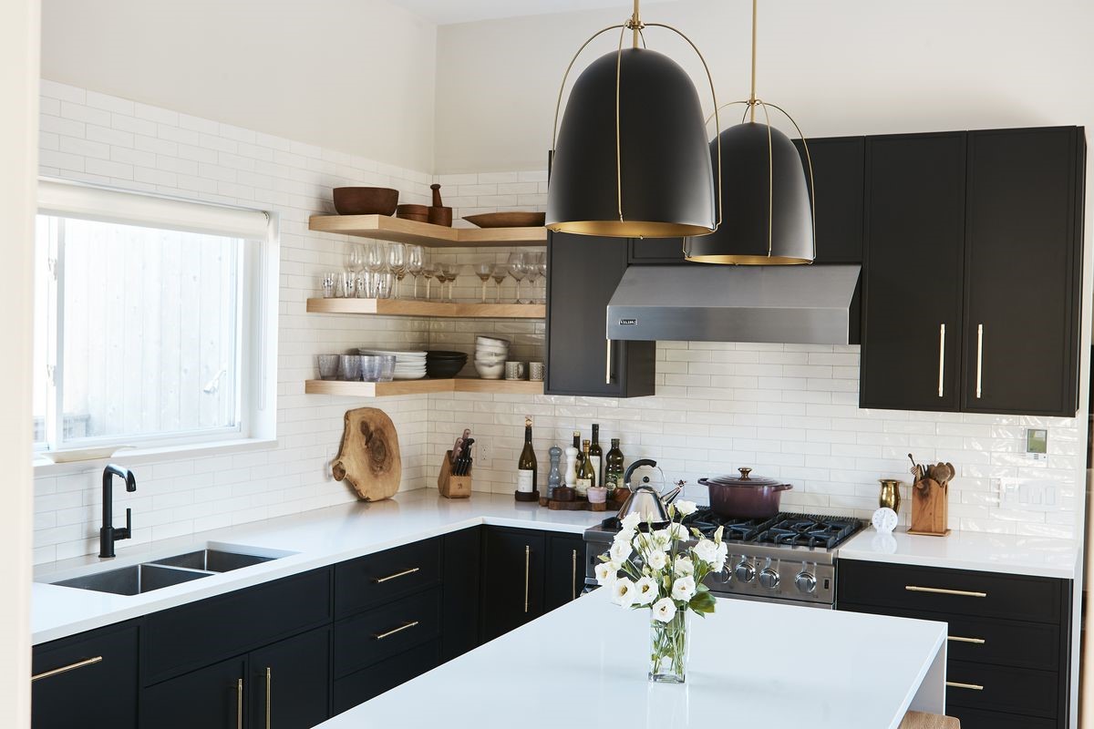 7 Unique Kitchen Decor Ideas With Black Kitchen Cabinets
